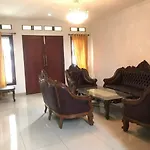Cozy House In Pekayon, Bekasi