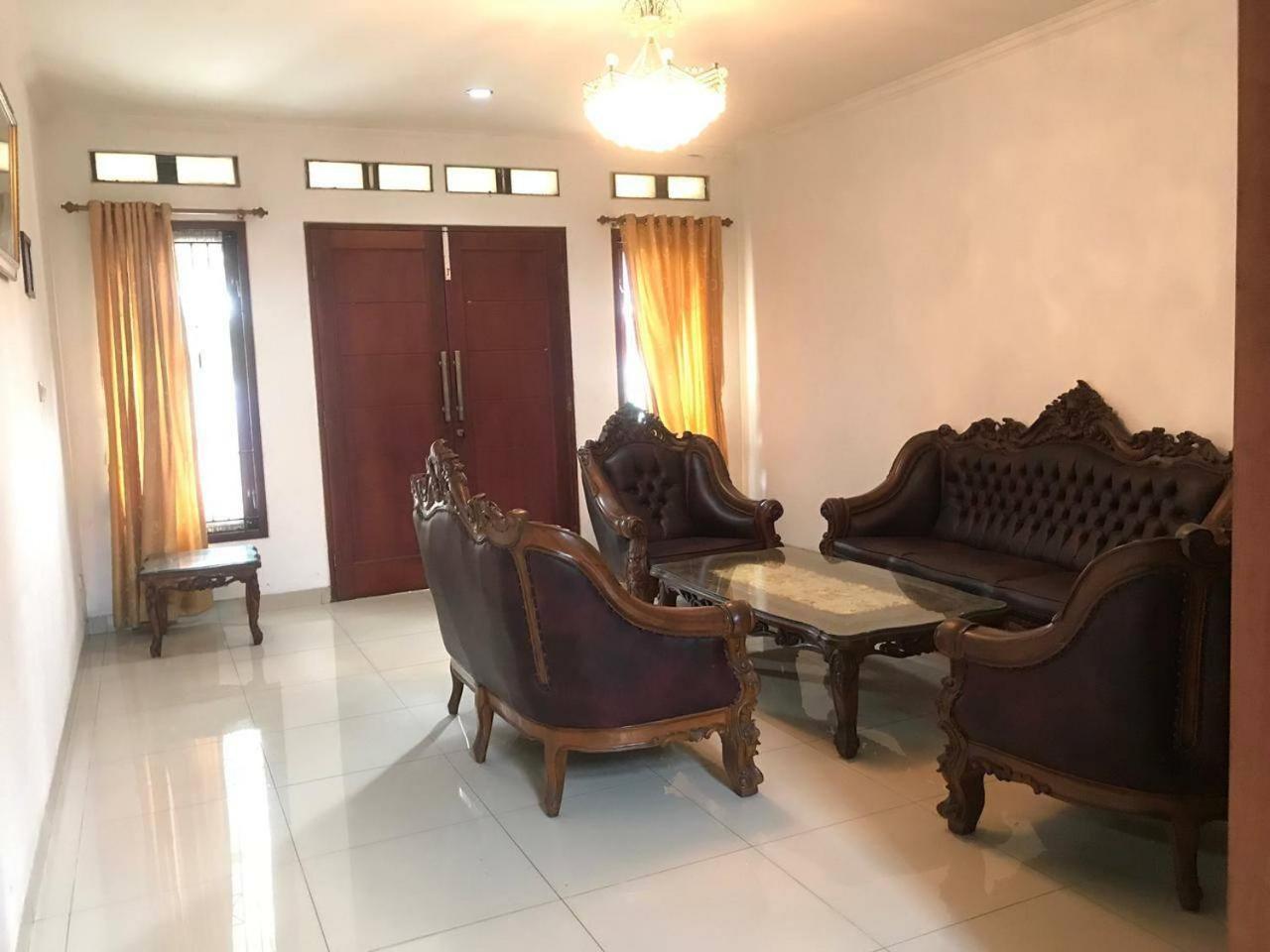 Rumah liburan Cozy House In Pekayon, Bekasi