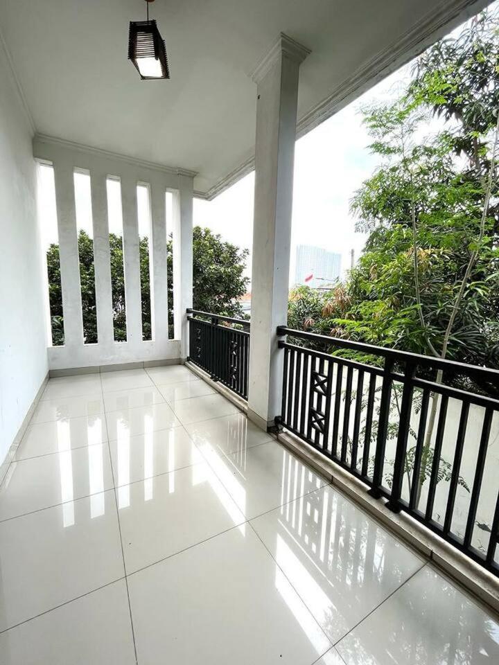 Cozy House In Pekayon, Bekasi