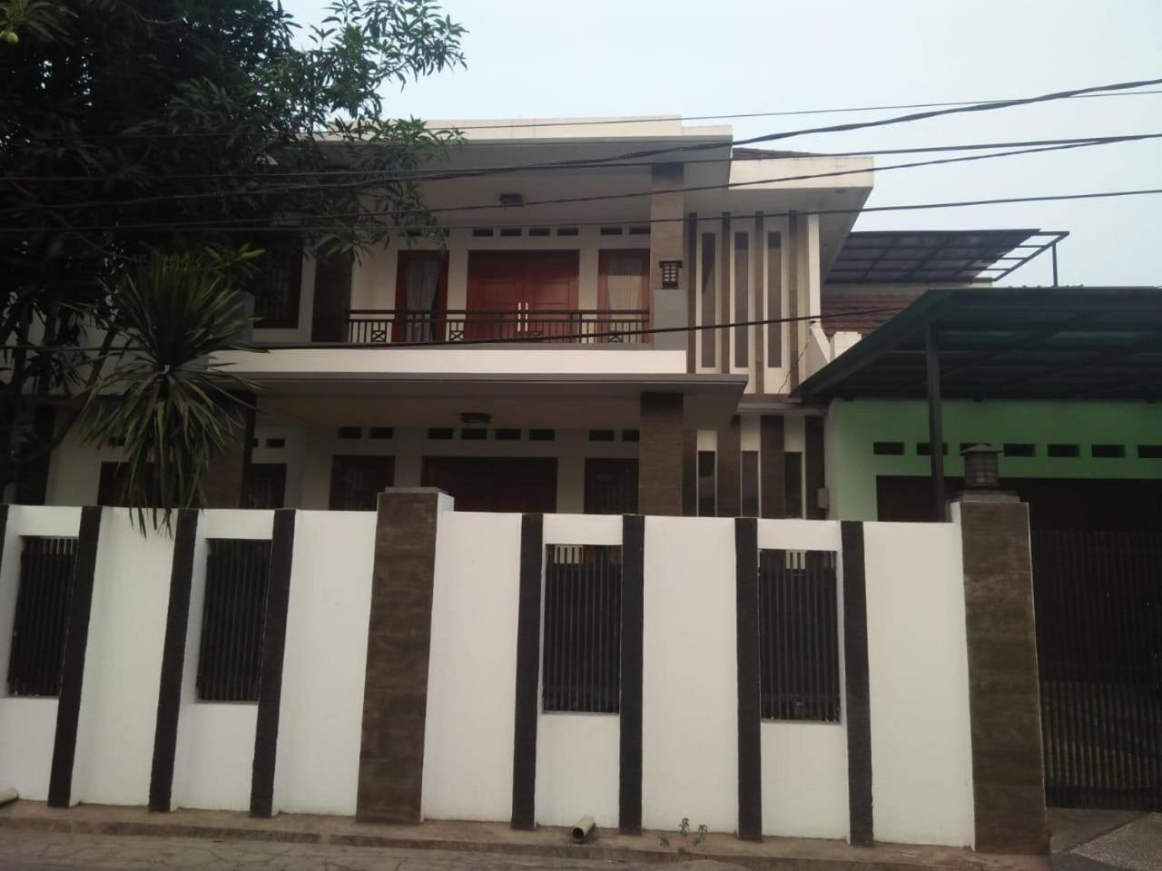 Cozy House In Pekayon, *